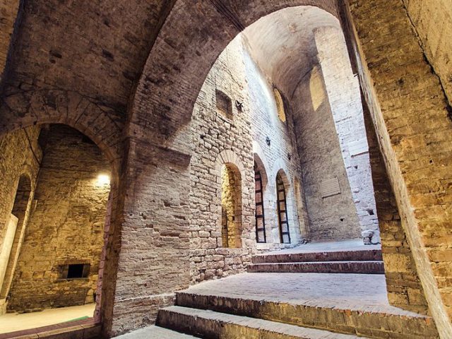 Perugia_Rocca-Paolina_interno2.jpg